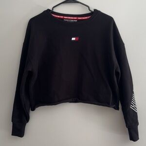 black cropped Tommy Hilfiger sport sweater !